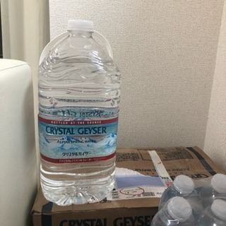 クリスタルガイザー27.56個入りの1箱