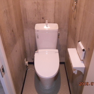 電動シャッター付ビルトインガレージ物件！居住用でも事務所用でもお使いいただける仕様です！ - 不動産