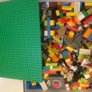LEGOレゴ、ロボットやパイレーツの部品あり