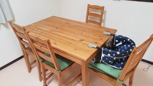 IKEAの4人がけダイニングテーブルセット