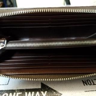 クロコダイル　一枚革　繋ぎ目無し　長財布　の画像