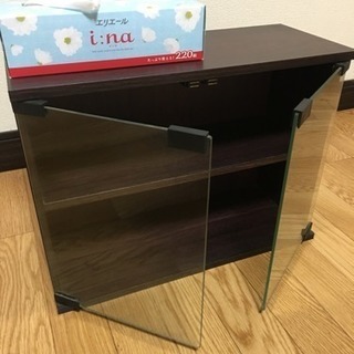 ガラス戸のミニ棚★現在お取引中です！の画像