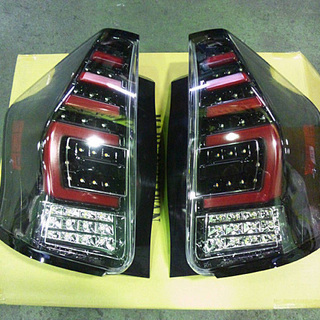 美品 プリウスα ZVW40/41 前期・後期 オールLEDテールランプ ver
