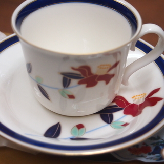 新品　未使用　箱入り　有田焼　曲水窯　コーヒーカップ＆ソーサー　...