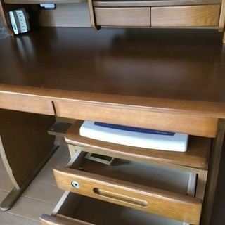 イトーキ学習机の画像