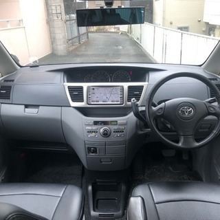 ヴォクシー★車検付き★格安コミコミ乗出し価格の画像