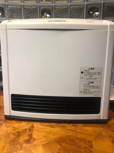 リンナイの都市ガス用ファンヒーターRC-246E-1