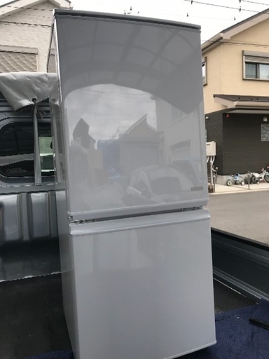 取引中2015年製シャープ冷凍冷蔵庫ホワイト美品。千葉県内配送無料。設置無料。