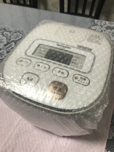取引中2015年製シャープホワイト系ジャー炊飯器3合炊き