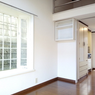 🉐初期費用３万円🙂都内で家賃28000円🏠5月末まで家賃無料❤️京王線平山城址公園駅徒歩８分！ - 日野市