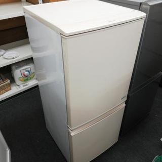 シャープ　2ドア冷蔵庫137㍑、お売りします。