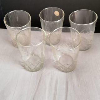 グラス 5つありますの画像