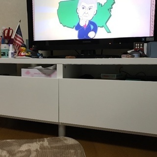 テレビ台譲ります
