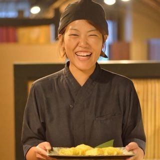 【1日4時間、週2日～】ホール/キッチンスタッフ【日曜定休】の画像