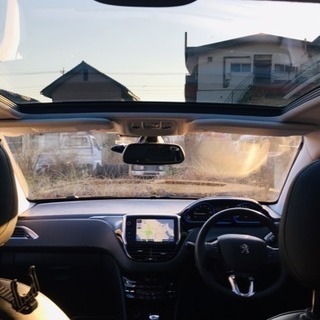 オークションで売り切れました！プジョー　208　平成25年車　75,640ｋｍ走行　ガラスルーフ　クルコン　Ｒパークセンサー　ナビ　ＴＶ　ＥＴＣ　ドラレコありの画像