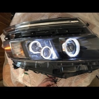 80ヴォクシー前期　ヘッドライト加工品 ZZR80系 ヴォクシー 前期 VOXY LEDイカリング＆純正ポジション部