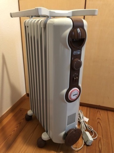 【新品同様】デロンギ オイルヒーター トップハンガー付き