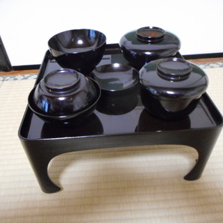 黒漆塗りのお膳とお椀 5客分の画像