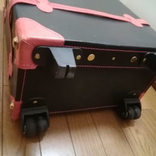 キャリーバッグ、スーツケースの画像