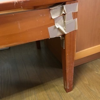 ３点セットガラステーブルとペアキャビネット差し上げます
