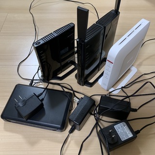 Wifiルーター4台とルーター1台、モバイルルーター1台まとめて