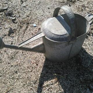 ジョウロ　レトロ　飾り　ブリキじょうろ