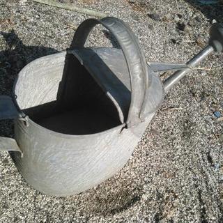 ジョウロ　レトロ　飾り　ブリキじょうろの画像