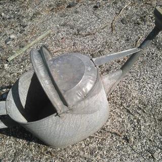 ジョウロ　レトロ　飾り　ブリキじょうろの画像