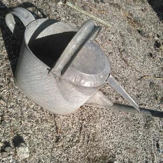 ジョウロ　レトロ　飾り　ブリキじょうろの画像