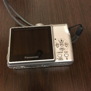 乾電池タイプのデジタルカメラ
