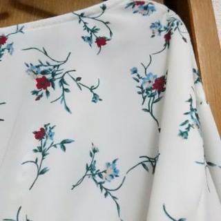 花柄ガウンの画像