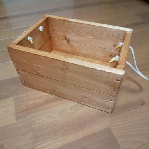 木のおもちゃ箱