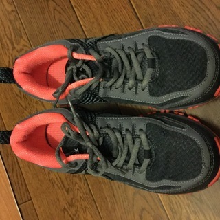 Reebok のスニーカー24センチ