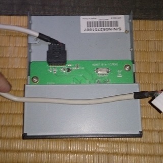 デスクトップ　パソコン　の　内臓型　カードスロットの画像