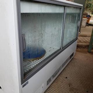 サンデン冷蔵ショーケース