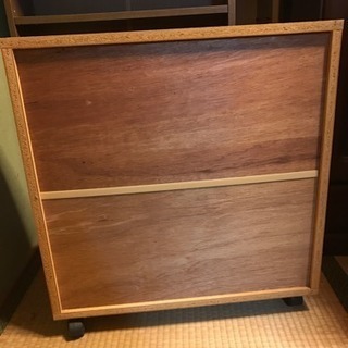 キャスター付き本棚の画像