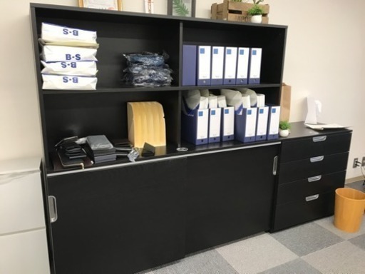 【値下げ】オフィス 書類棚  社長室  鍵付き 大容量