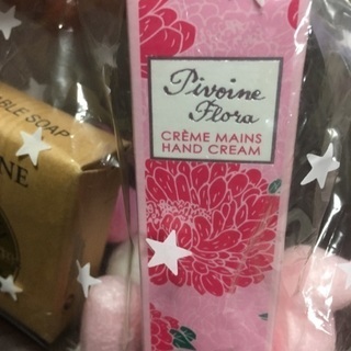 ロクシタン ピオニーハンドクリーム＆ソープセットの画像