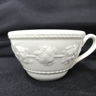 ウェッジウッド フェスティビティ アイボリー カップ＆ソーサー 2客 Wedgwood  札幌市 白石区 東札幌の画像