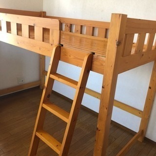 カントリー調ロフトベッドの画像
