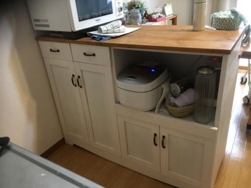 【締切ました】カントリー調キッチンカウンター レンジ台 家電収納食器棚