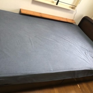 ダブルベッド  無印良品敷パッドとボックスシート付き