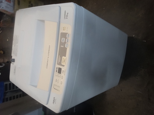 西８２８　アクア　全自動　洗濯機　７KG　AQW-S70B