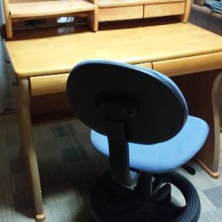 木製学習机  スタンド本棚付き (イスはサービスでお付け致します)