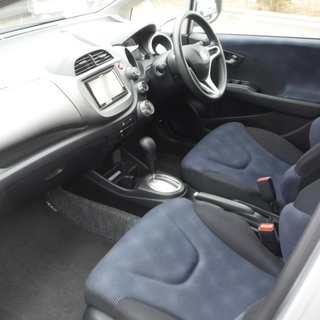 ２３年　フィット　61796キロ　車検32年4月　神奈川県内名義変更込み　現車確認できるかたのみの画像