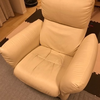 1人掛け リクライニングソファー イタリア製の画像