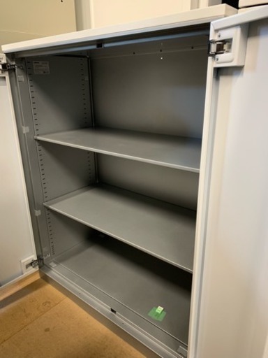 コクヨ エディア 両開き書庫 スチールキャビネット| 中古オフィス家具 コクヨ 両開き書庫 鍵付き 天板あり