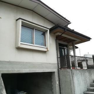 リフォーム自由♪8DKの広々2階建て！屋根付き駐車場2台分完備！