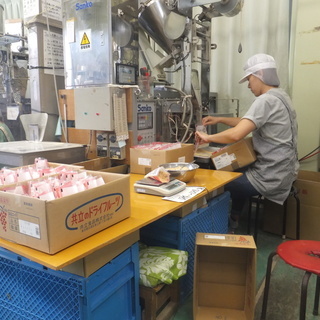 【週3～4日】きな粉の包装・検品作業（15～20㎏を持つ作業有り）の画像