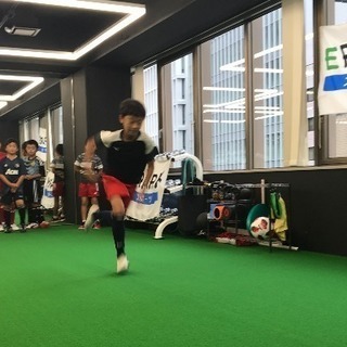 プロサッカー選手のコーチが指導！ストップ＆ターン講座